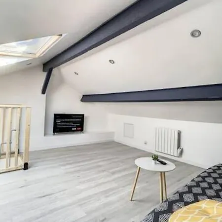 Appartement Atypique T1 Duplex - Wifi .parking .proche .gare *