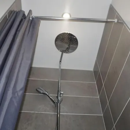 Appartement Atypique T1 Duplex - Wifi .parking .proche .gare