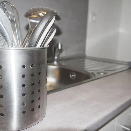 Appartement Atypique T1 Duplex - Wifi .parking .proche .gare