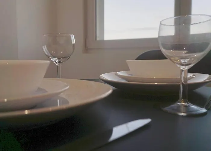 Appartement Atypique T1 Duplex - Wifi .parking .proche .gare