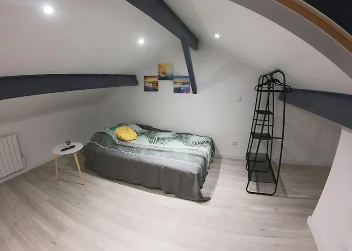 Atypique T1 Duplex - Wifi .parking .proche .gare Saint-Quentin (Aisne)